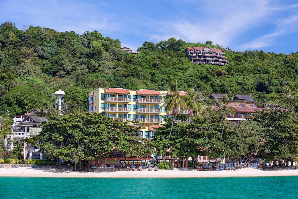 By The Sea Hotel 34/41