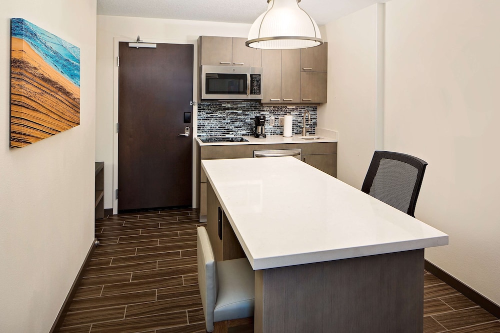 Hyatt House Across From Universal Orlando Resort 33/50