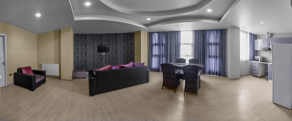 Hotel Diplomat Suites 31/44