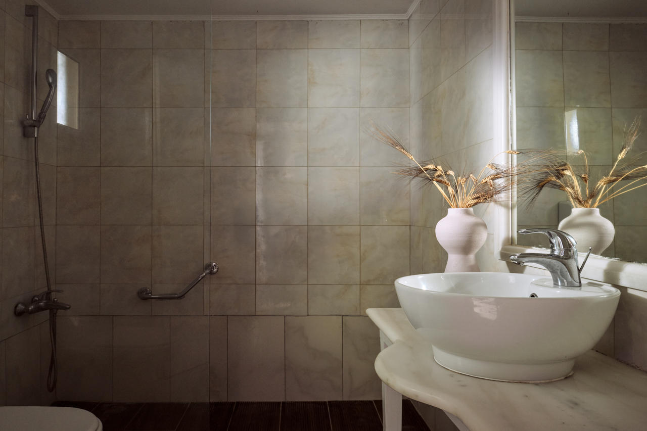 Gerakas Belvedere Hotel & Spa 70/72