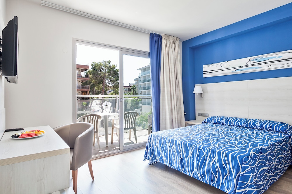 ROOM, SINGLE, 2 QUEEN BEDS
