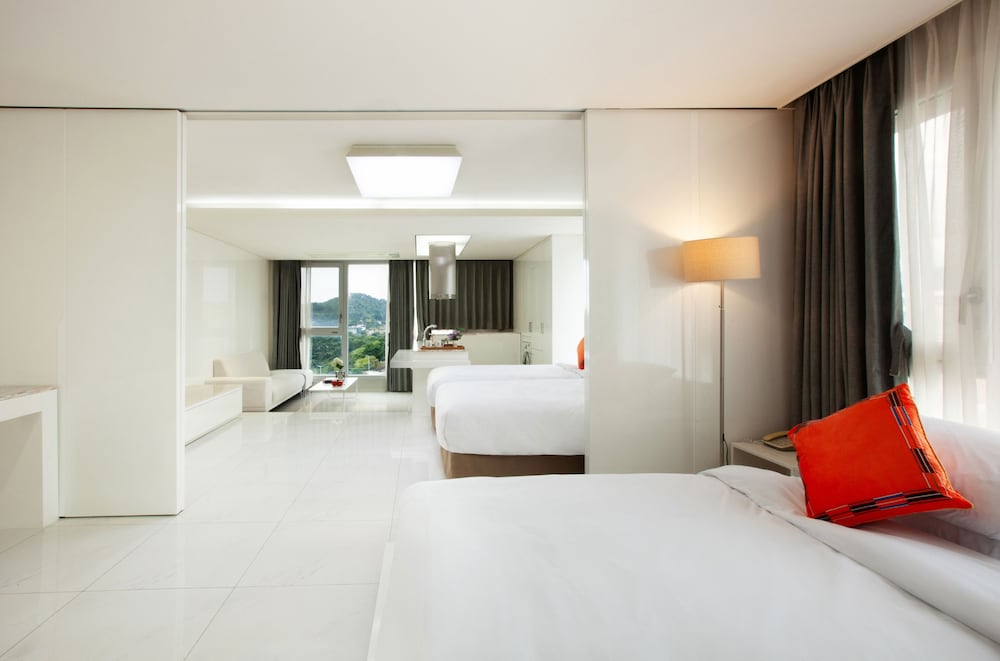 Shin Shin Hotel Jeju Ocean 24/58