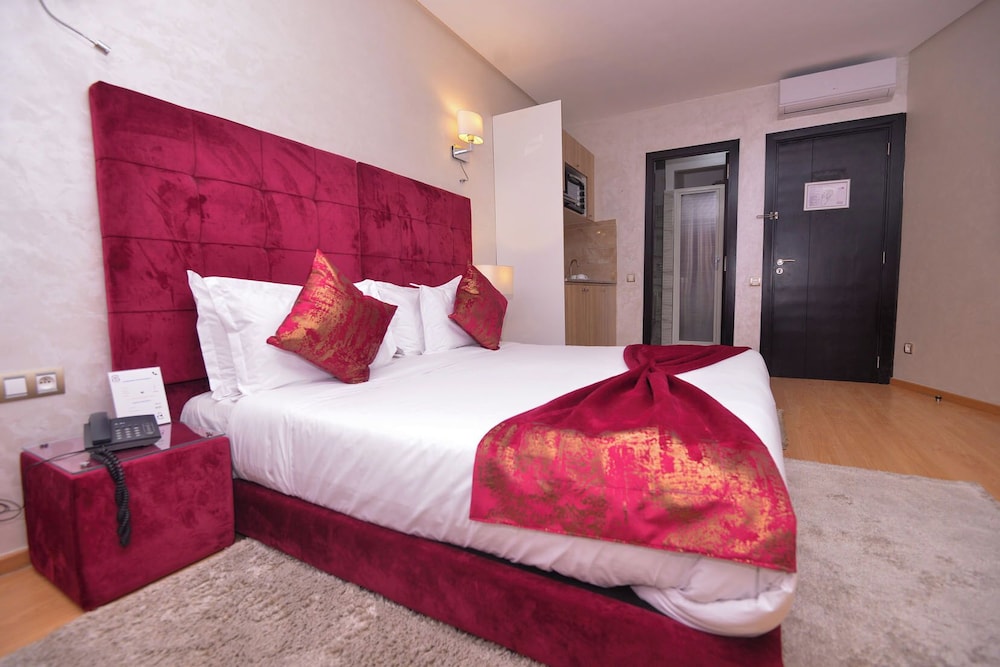 Le 135 Appart Hotel 9/22