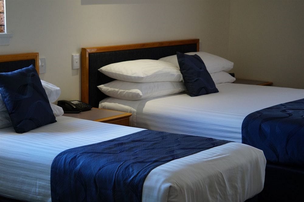 West End Motor Lodge 19/57