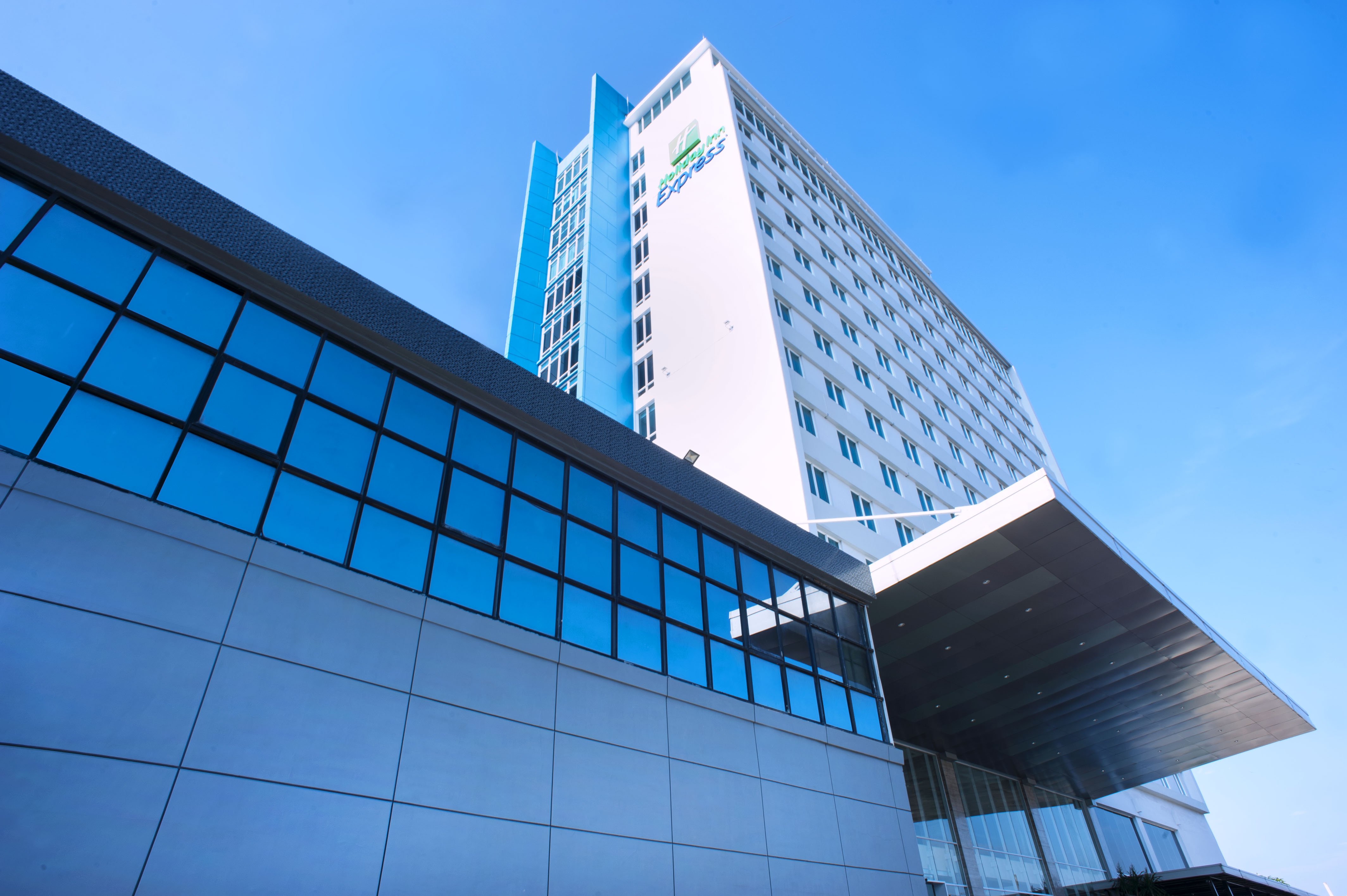 Holiday Inn Express Surabaya Centerpoint by Ihg 3/81