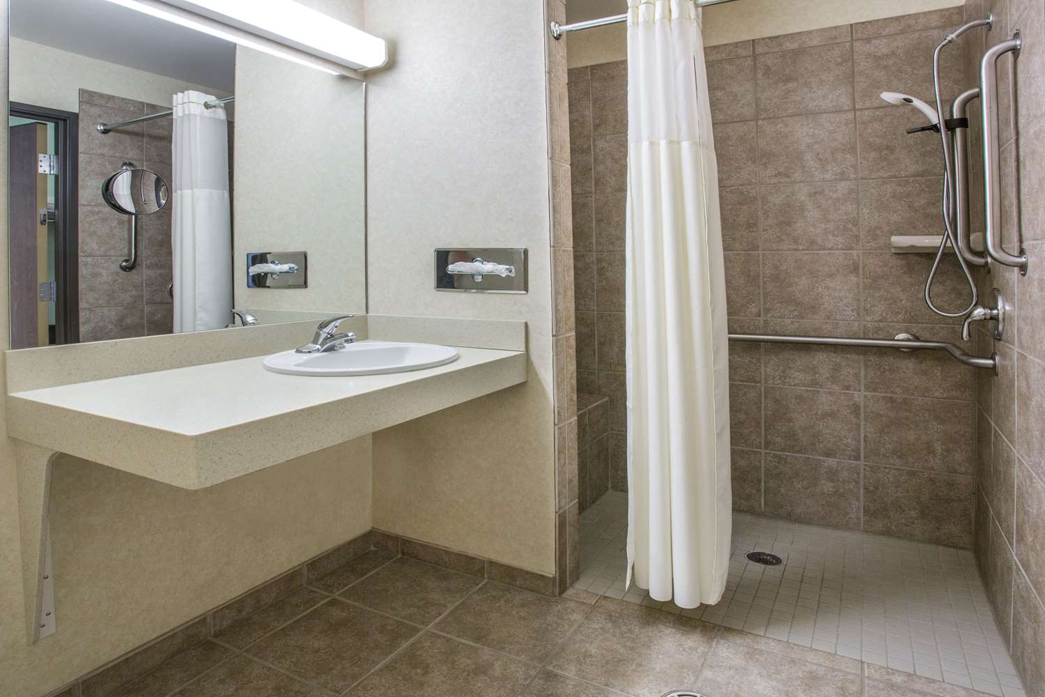 Days Inn By Wyndham Manitou Springs 39/42