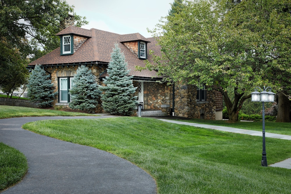 Tarrytown House Estate 45/50