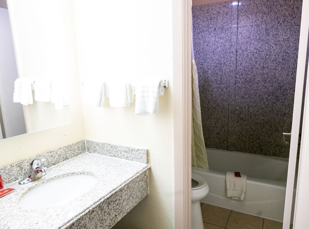 Days Inn by Wyndham College Park Atlanta Airport South 54/59