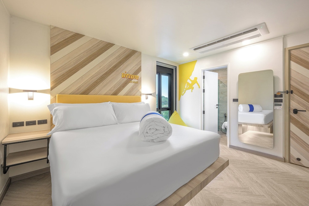 COZY, KING BED