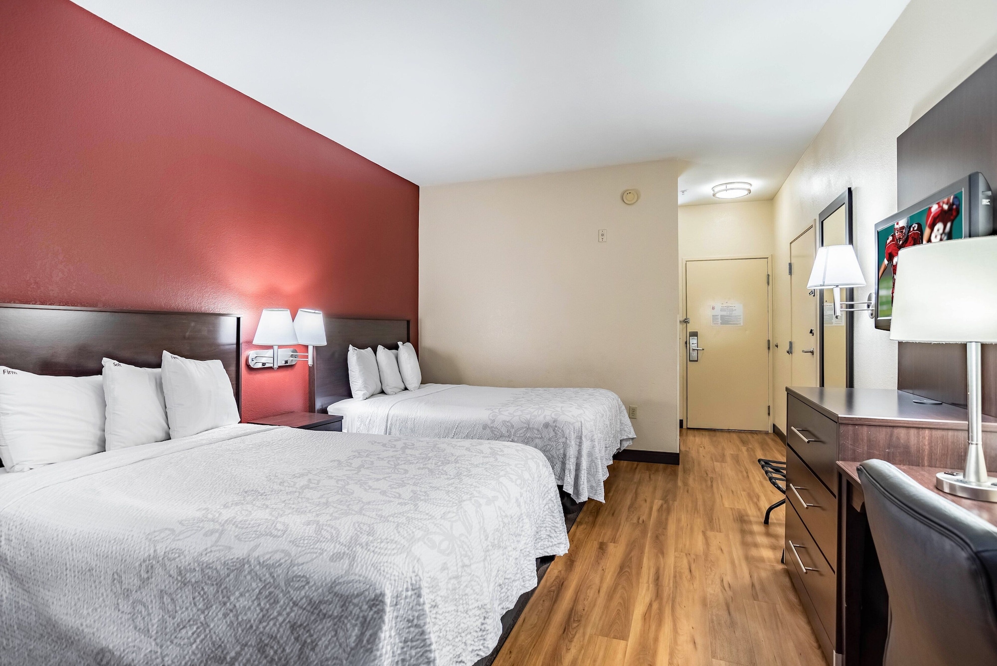 DELUXE, 2 DOUBLE BEDS