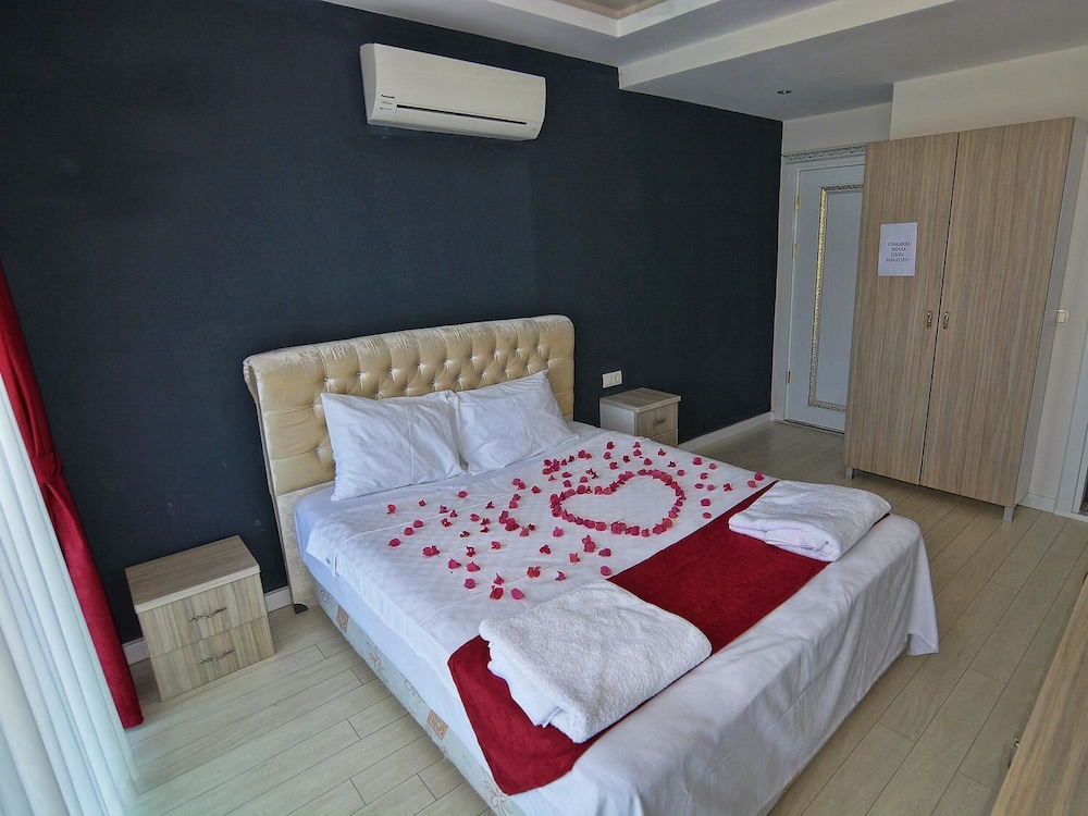Airport Gulluk Hotel 4/17