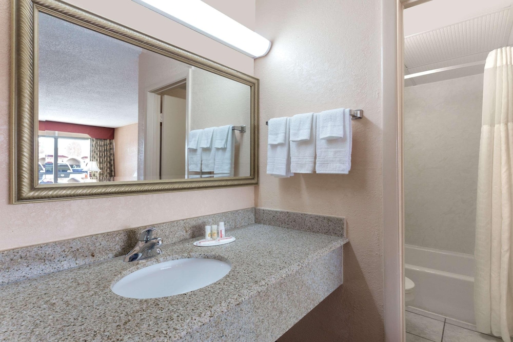 Quality Inn Waycross 54/58