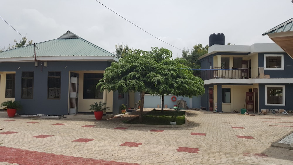Perfect Home Two minutes to Kijiji Beach [VR] 5/50