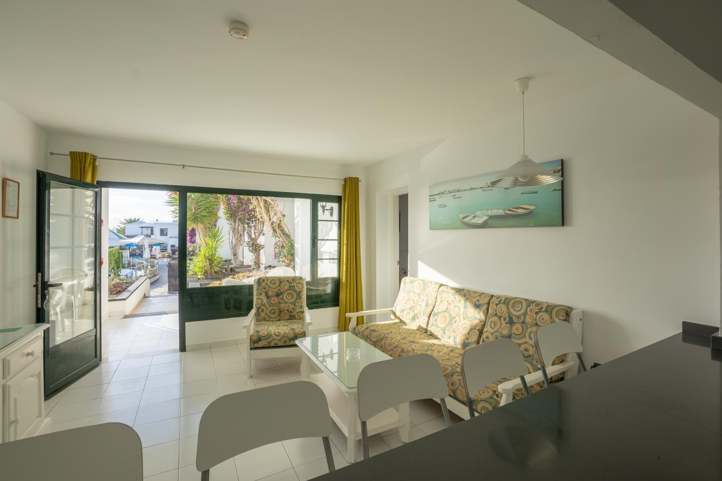 2 Bedrooms, Apartment, Quintuple