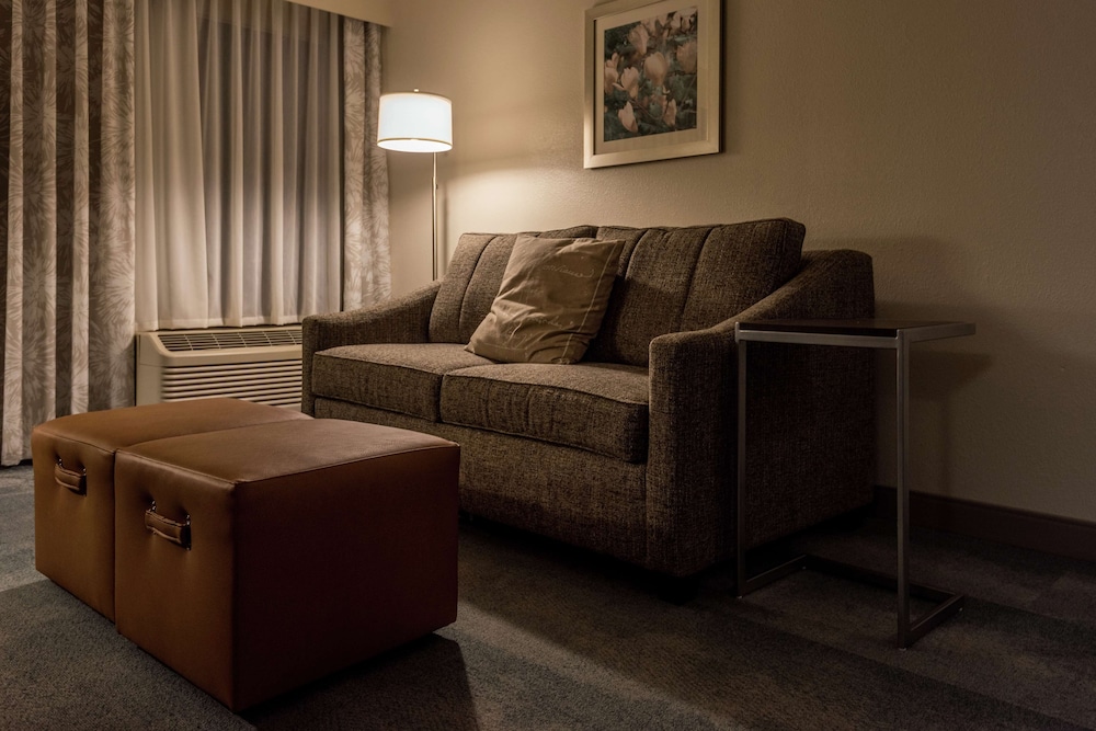 Hampton Inn & Suites Jackson Downtown-Coliseum 50/76