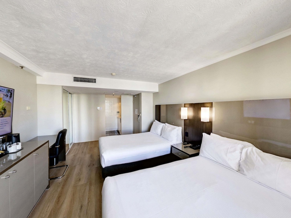 NOVOTEL SURFERS PARADISE 19/64