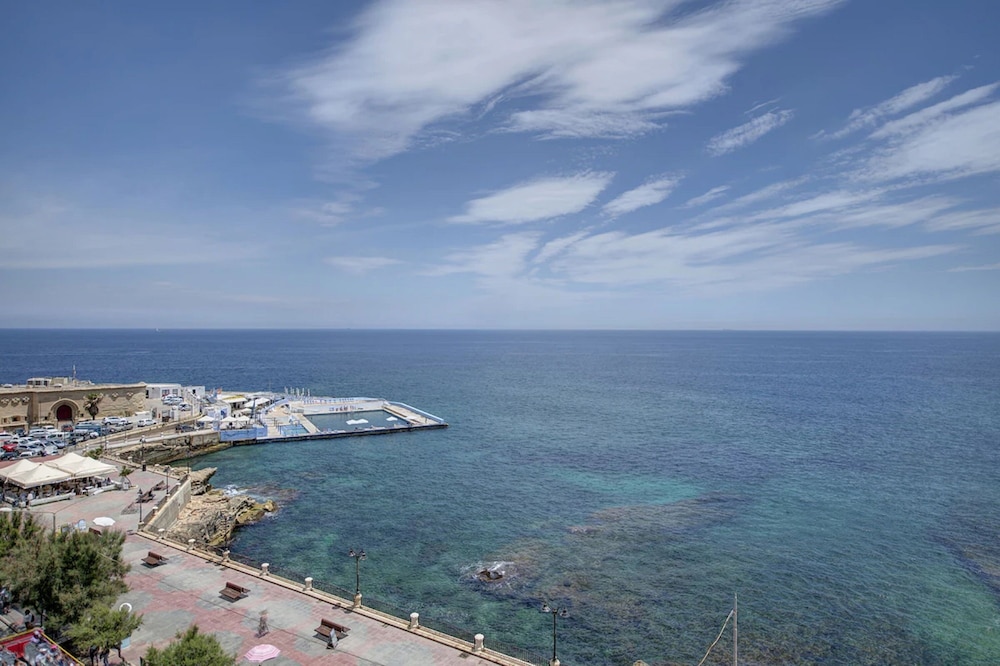 Sliema Chalet Hotel 23/32