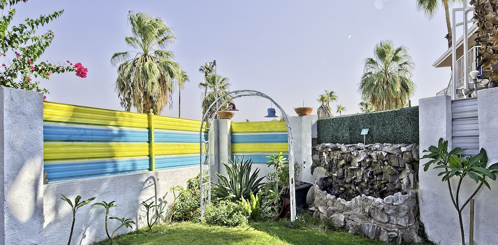 Inn at Palm Springs 61/69