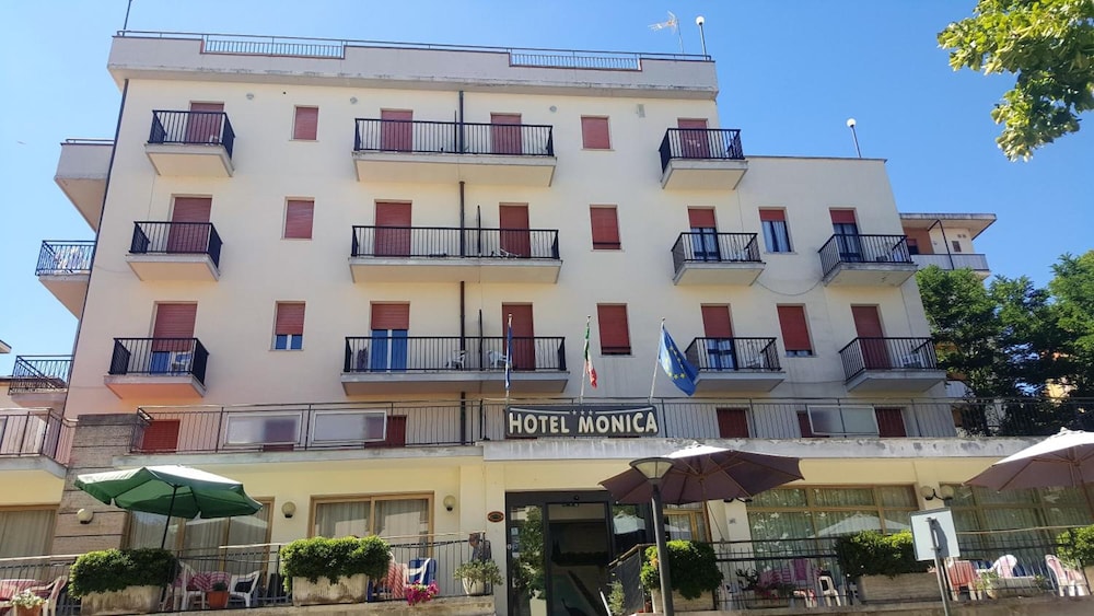 Hotel Monica 2/33