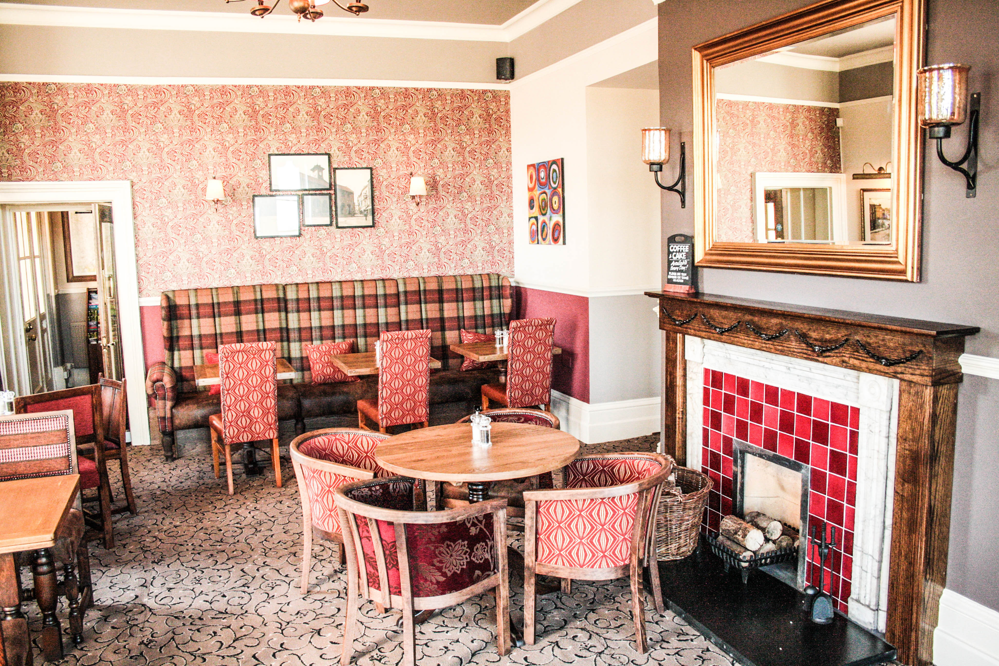 Royal Hotel 24/34