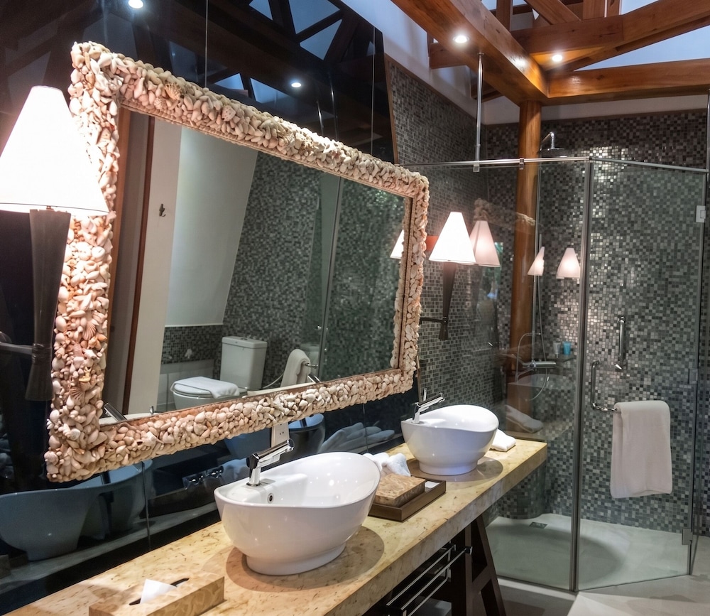 Donatela Resort and Sanctuary 49/50