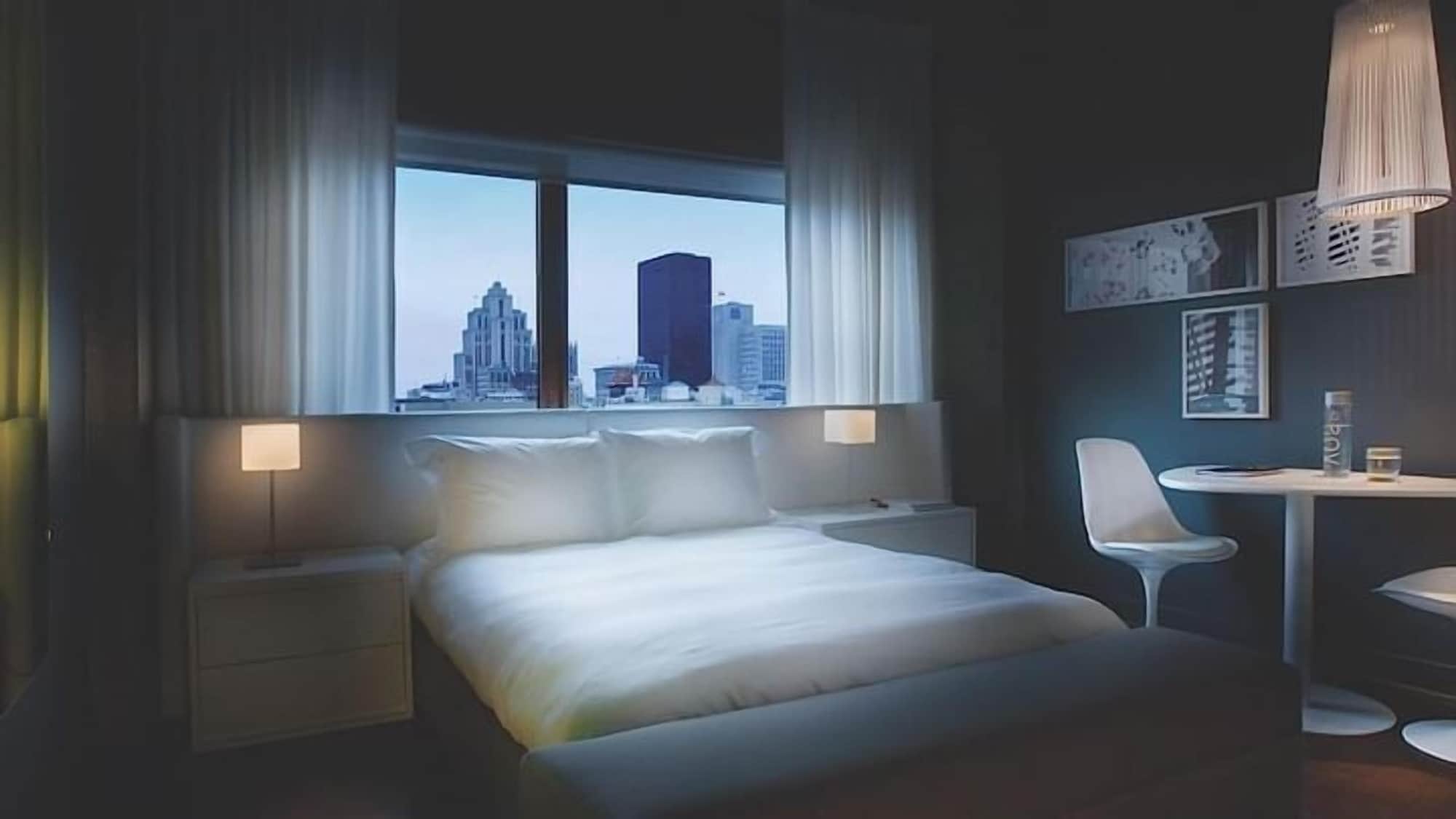 PANORAMIC, QUEEN BED