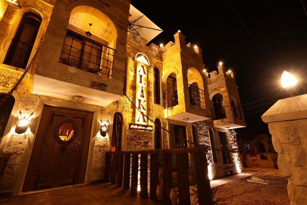Alika Castle House 30/39