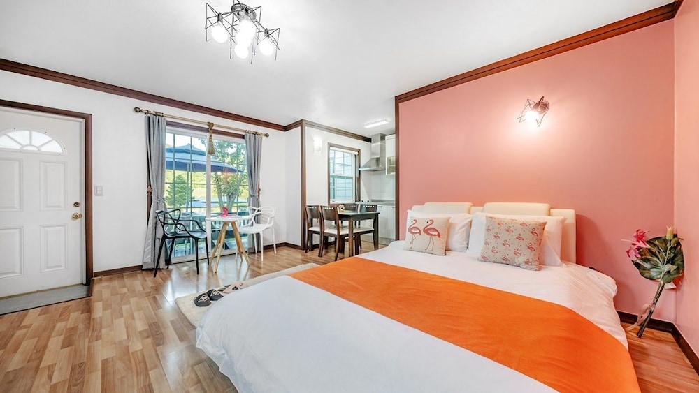 Hongcheon Starsonata Pension 6/50