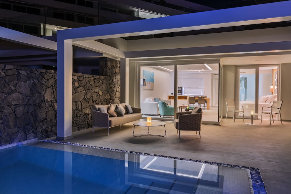 Royal Hideaway Corales Suites 8/77