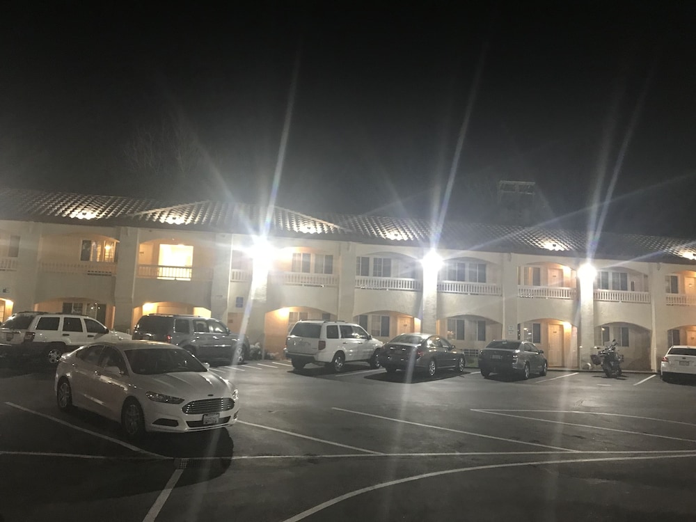 Travelodge by Wyndham Redding CA 21/25