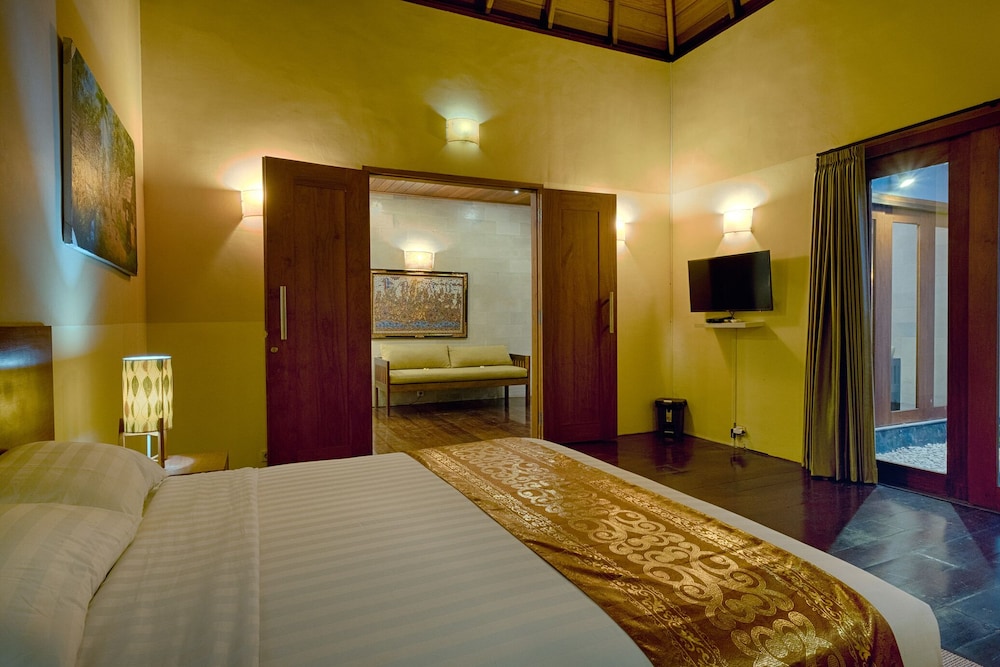 1 BEDROOM, VILLA