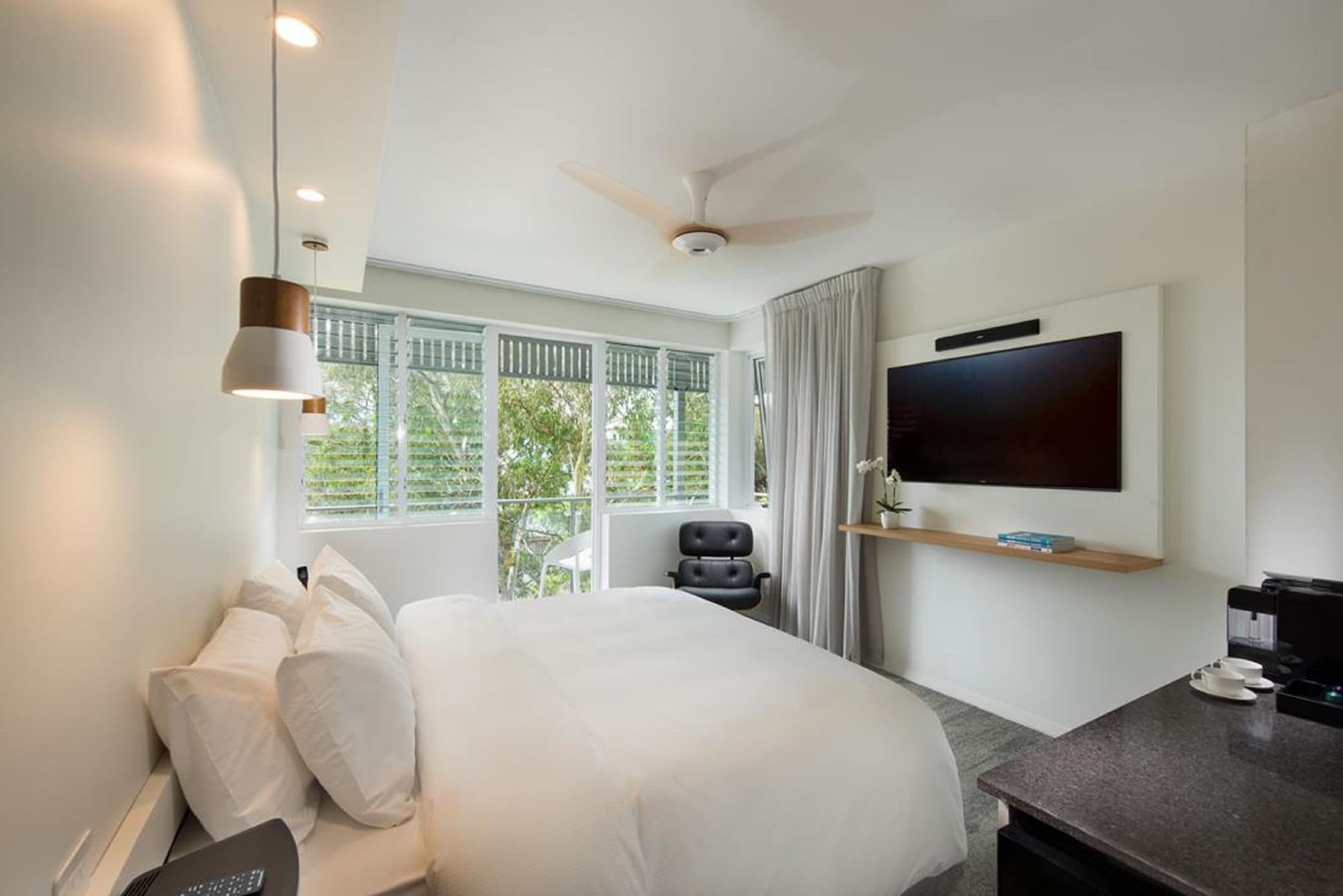 DESIGNER, QUEEN BED, VILLAGE VIEW