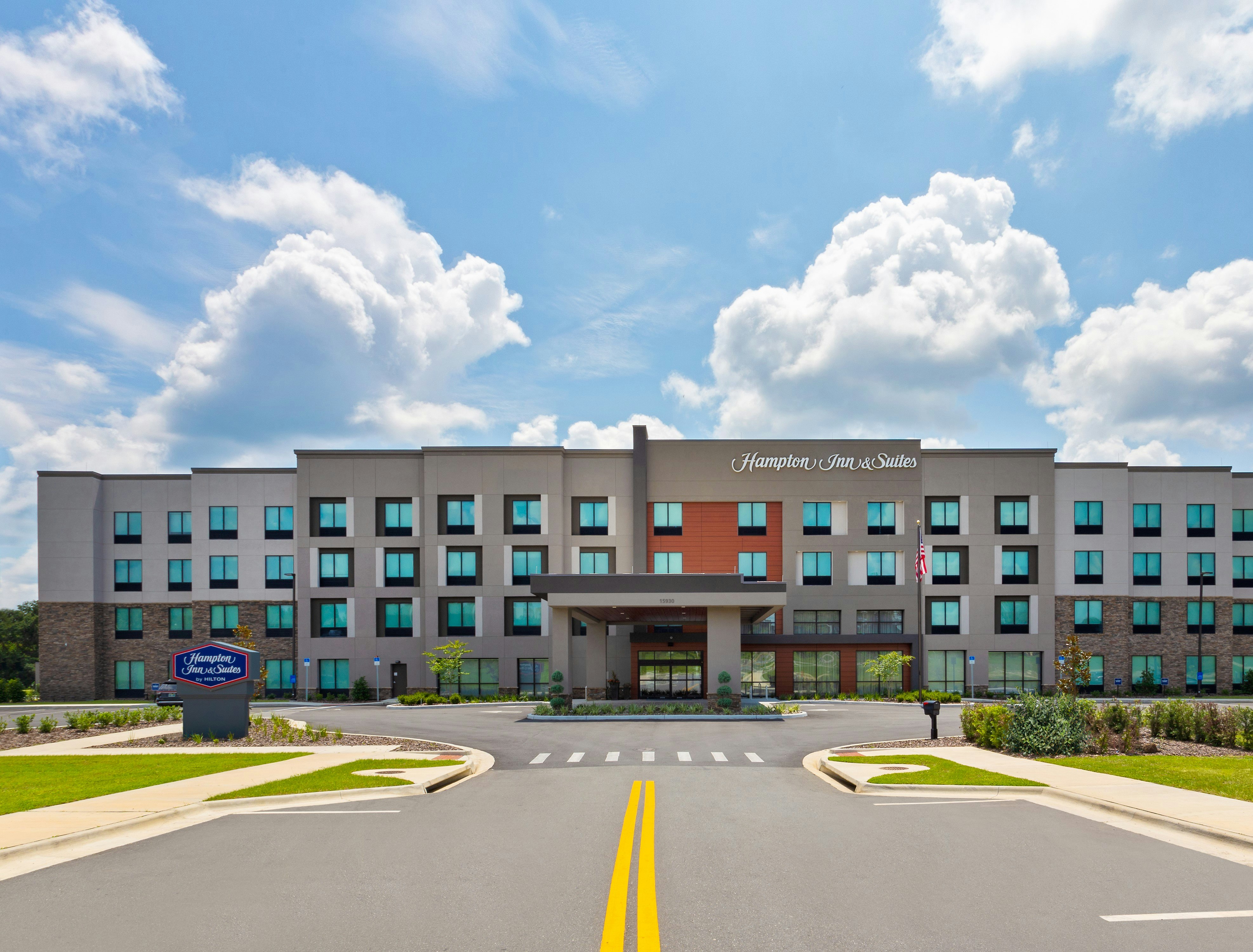 Hampton Inn & Suites Alachua I-75 4/18