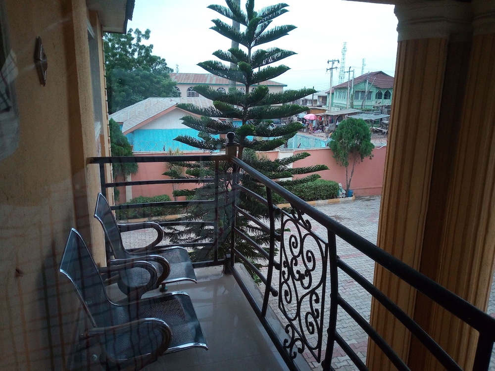 Joybam Hotel and Events Center Ososami 6/12