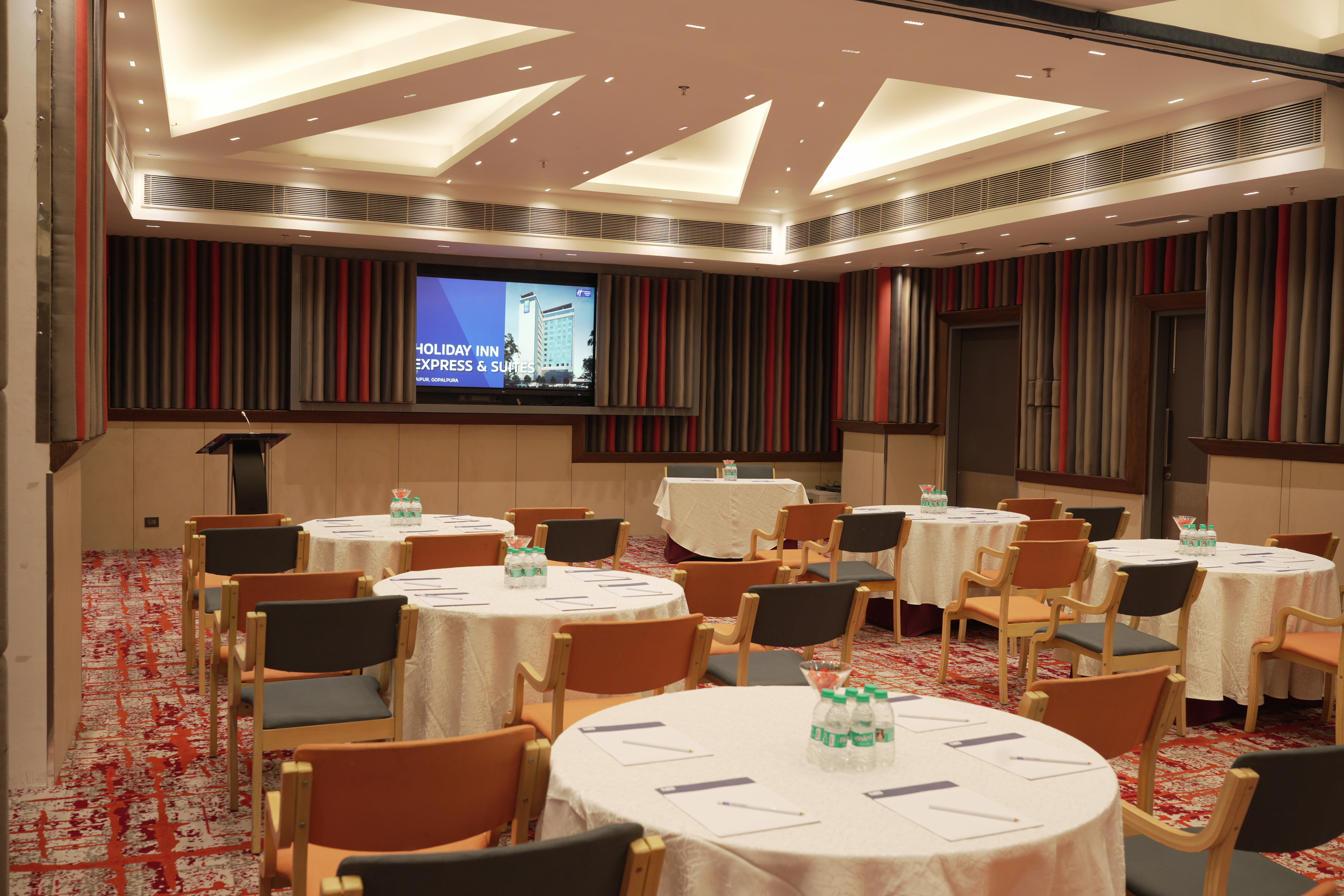 Holiday Inn Express and Suites Jaipur Gopalpura 28/43