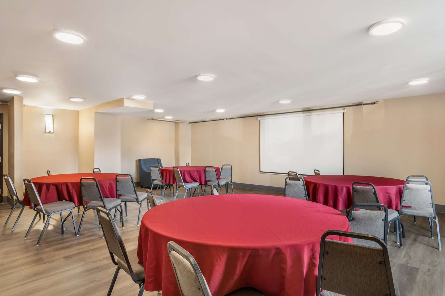 Comfort Inn Charlotte Airport Uptown 32/40