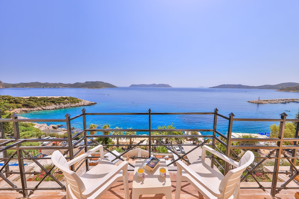 Hera Hotel 42/70
