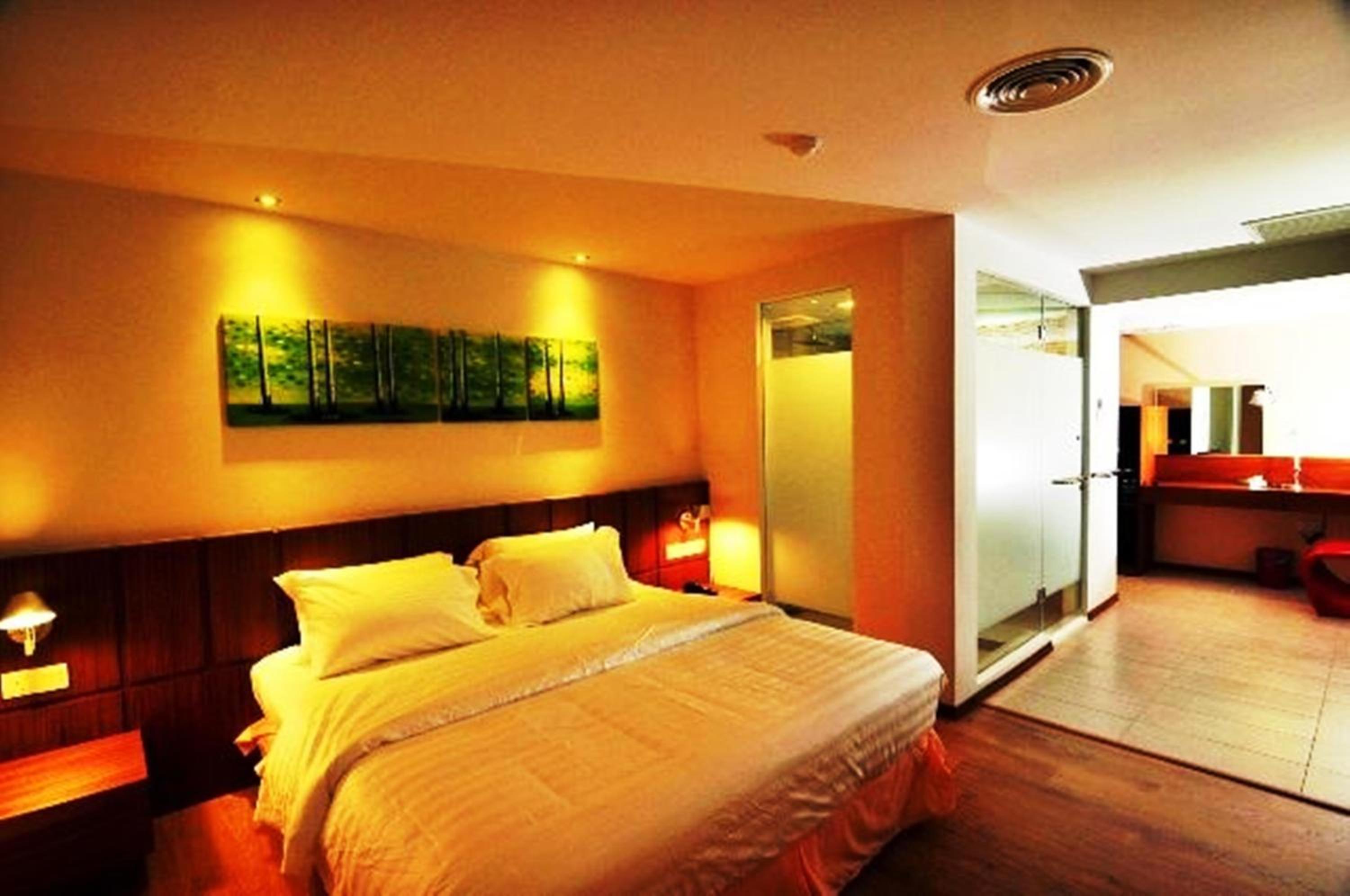 Super, Deluxe, Double Bed, Ipoh French Hotel 2/8
