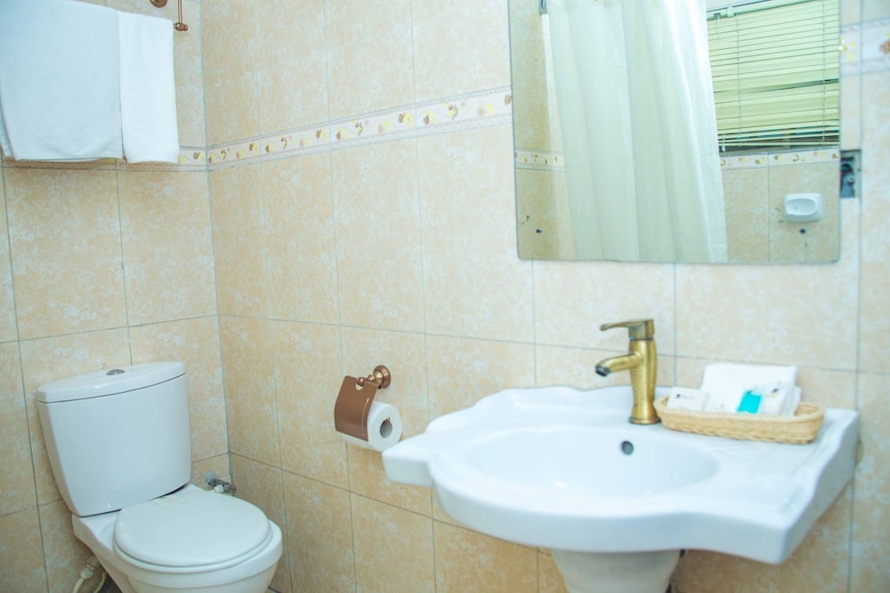 Royal Crest Hotel & Suites 45/50