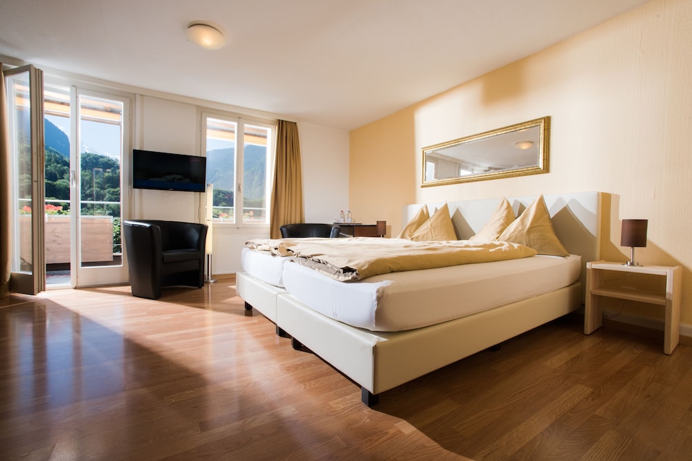 Jungfrau Hotel 11/54