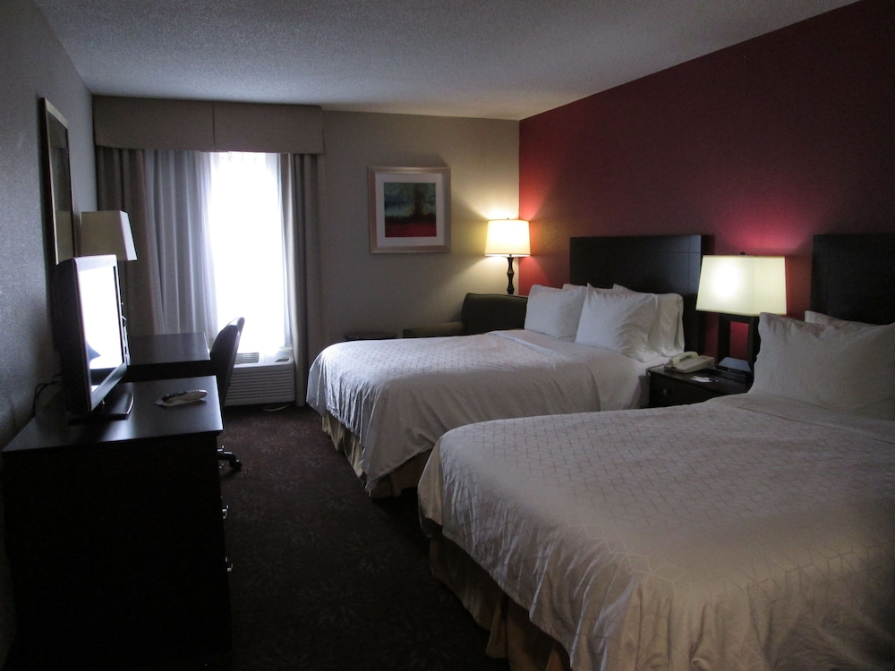 Holiday Inn Express Cloverdale(Greencastle) 16/59
