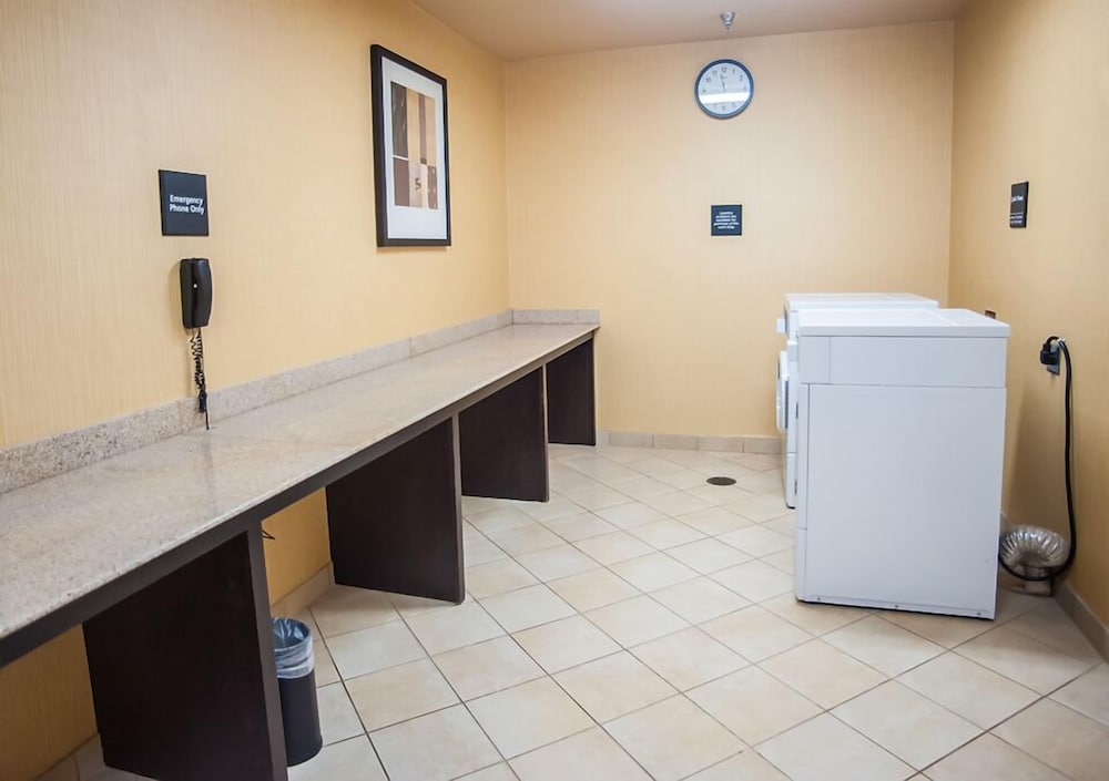 Hampton Inn & Suites Palestine 8/31