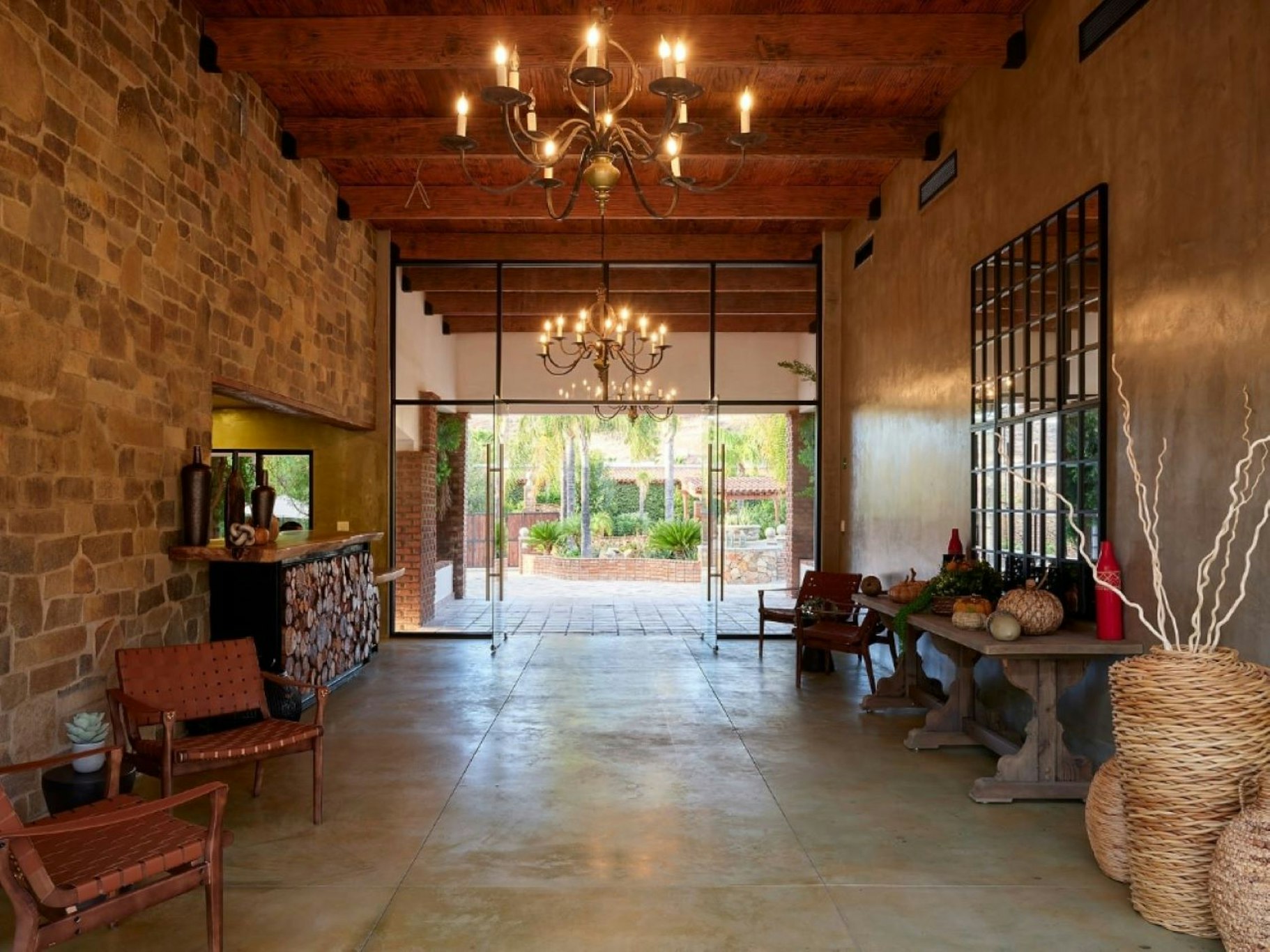 Surya Hotel 6/7