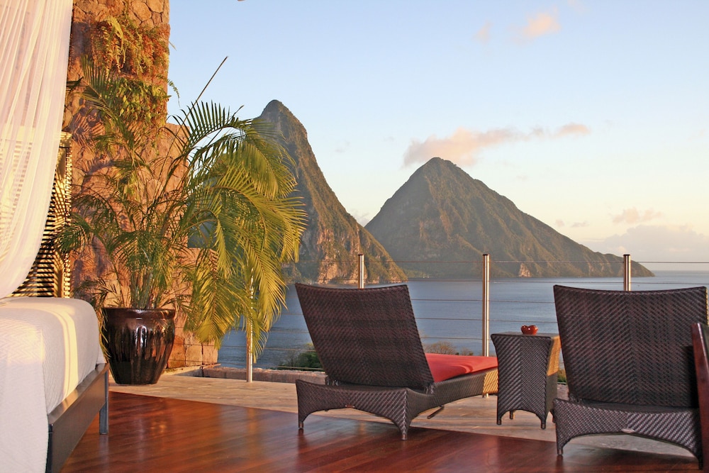 Jade Mountain - Adults Only 3/71