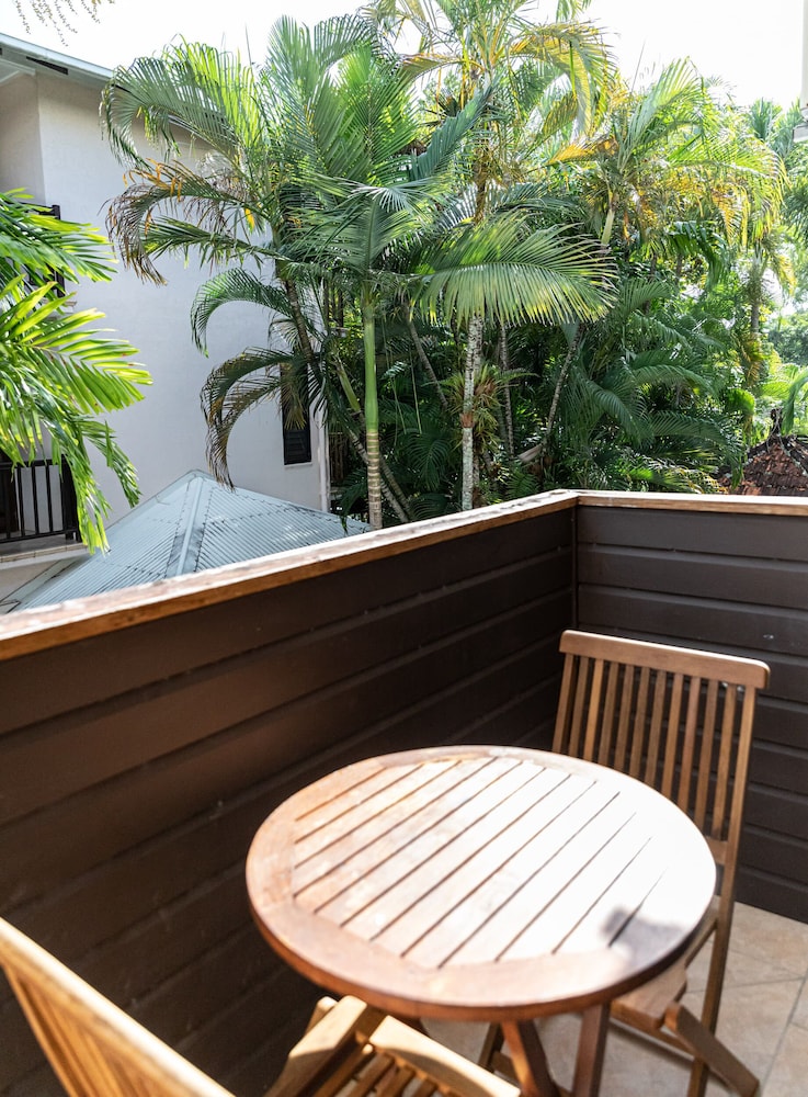 Hibiscus Resort And Spa 66/77