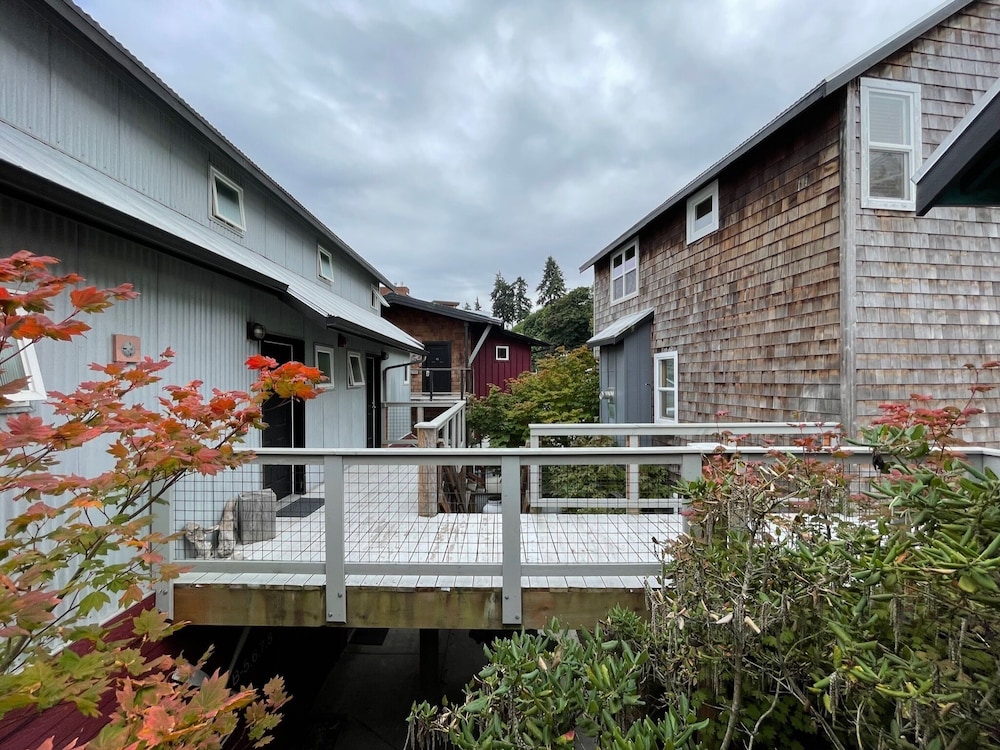 Country Cottage of Langley 7/67