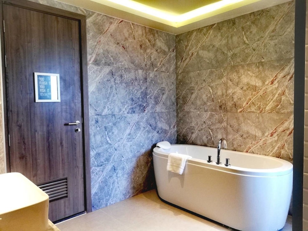 XQ Pattaya Hotel 49/50