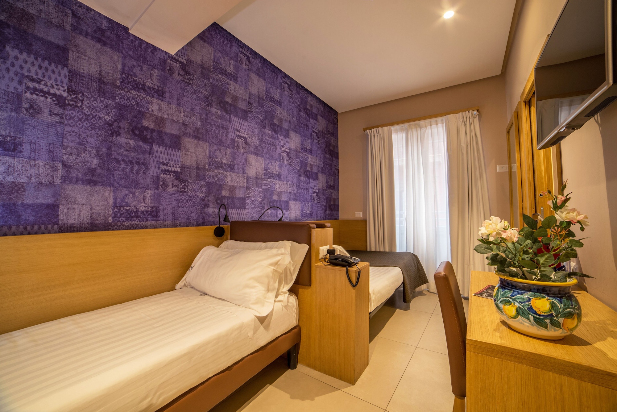 ECONOMY, TWIN BEDS