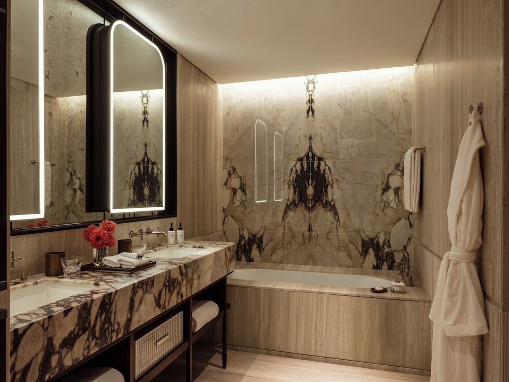 DELUXE, TWIN BEDS, GULF VIEW