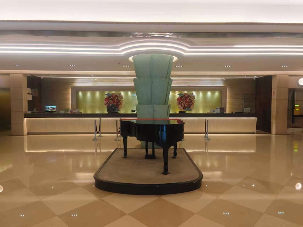 Merry Hotel Shanghai 9/74